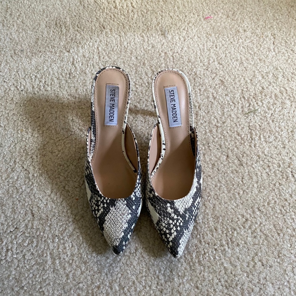Steve Madden- LIMBO Mule